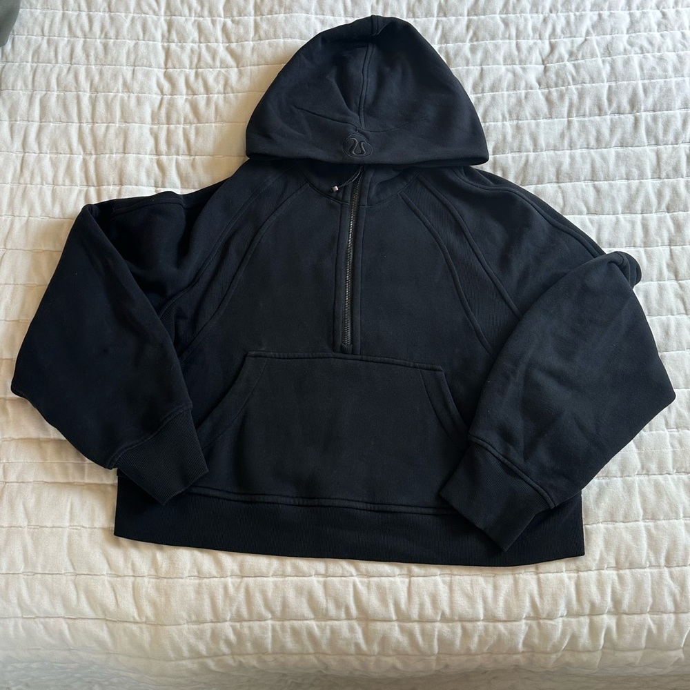 Lululemon black scuba oversized half zip size M/L